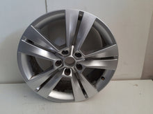 Load image into Gallery viewer, 1x Alufelge 18 Zoll 7.0&quot; 5x112 45ET Glanz Silber 57A601025E Skoda Karoq