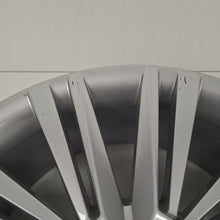 Load image into Gallery viewer, 1x Alufelge 19 Zoll 8.0" 5x112 44ET Glanz Silber 3V0601025 Skoda Superb FEL3554871011ue