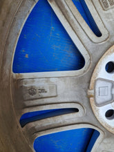 Laden Sie das Bild in den Galerie-Viewer, 1x Alufelge 16 Zoll 6.5" 5x112 50ET Glanz Silber 5C0601025AB VW Jetta Rim Wheel FEL6638365126rh