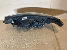 Laden Sie das Bild in den Galerie-Viewer, Frontscheinwerfer Renault 260104119R 89912412 Full LED Rechts Headlight SCH8195493839sk