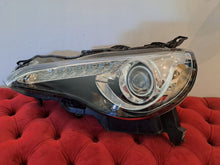 Laden Sie das Bild in den Galerie-Viewer, Frontscheinwerfer Toyota 39000-60082 Xenon Links Scheinwerfer Headlight SCH7690741259os