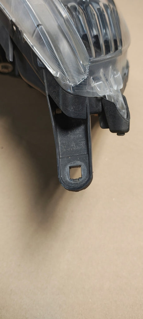 Frontscheinwerfer Mitsubishi Space Star 18453546555 Rechts Headlight SCH9489262009wl