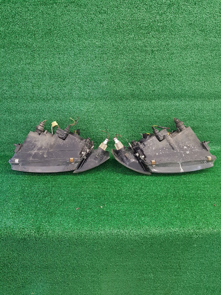 Frontscheinwerfer VW Passat 123XXXX Ein Satz Scheinwerfer Headlight SCH3841753569qu