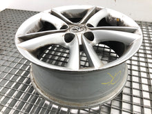 Laden Sie das Bild in den Galerie-Viewer, 1x Alufelge 16 Zoll 6.5&quot; 5x114.3 39ET Glanz Silber PZ474-T0675-Z Toyota