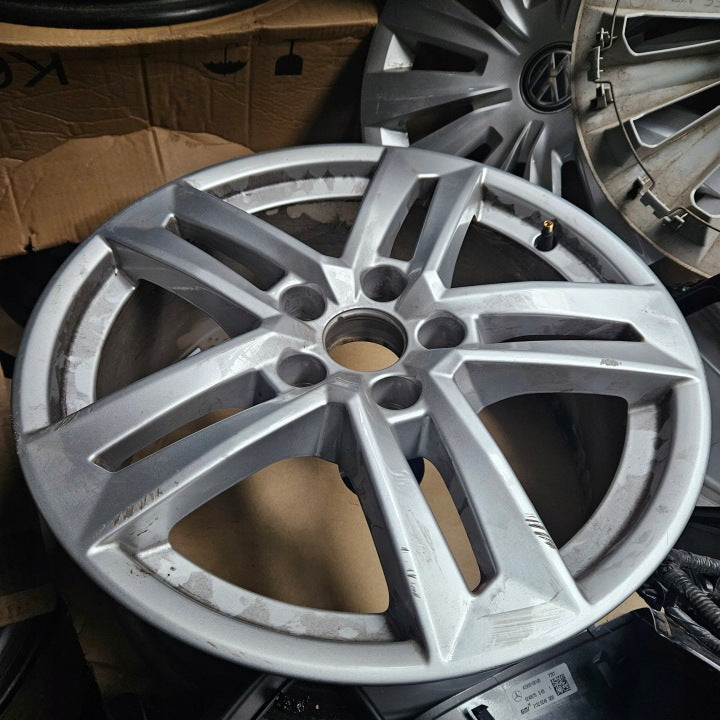 1x Alufelge 17 Zoll 7.0" 5x112 42ET Glanz Silber Audi A4 B9 Rim Wheel FEL4037934922jf