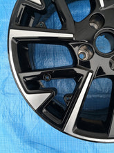 Laden Sie das Bild in den Galerie-Viewer, 1x Alufelge 17 Zoll 7.0&quot; 4x108 32ET 9833892680 Opel Corsa F Rim Wheel