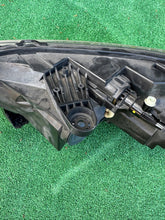 Load image into Gallery viewer, Frontscheinwerfer Renault Express 260105660R Rechts Scheinwerfer Headlight SCH5676036861ij