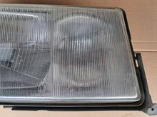 Laden Sie das Bild in den Galerie-Viewer, Frontscheinwerfer Mercedes-Benz 190 W201 A2018207661 Rechts Headlight SCH7496338224yv