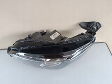 Laden Sie das Bild in den Galerie-Viewer, Frontscheinwerfer Peugeot II 208 9833036380 Full LED Links Headlight SCH3383973832zu