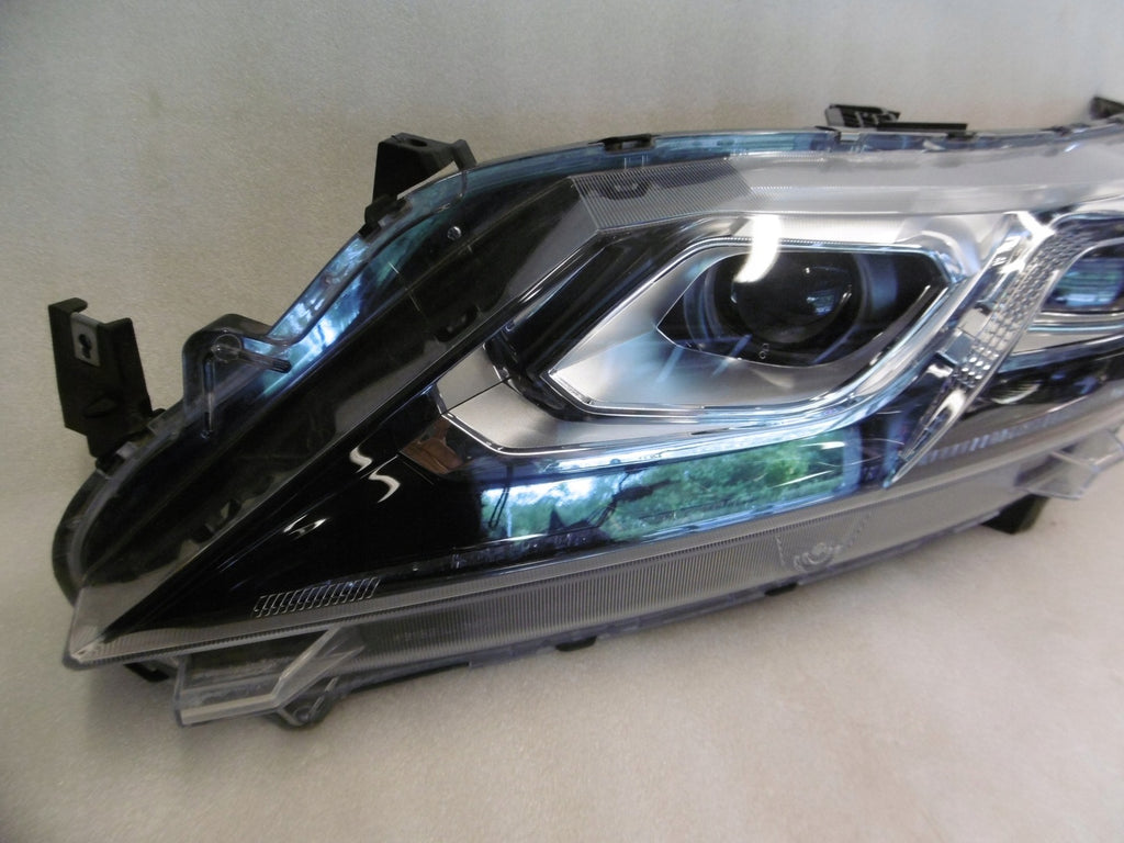 Frontscheinwerfer Mitsubishi Eclipse Cross 8301D071 LED Links Headlight