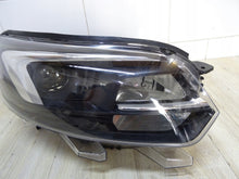 Load image into Gallery viewer, Frontscheinwerfer Opel Zafira A Vivaro 9832836480-00 Xenon Rechts Headlight