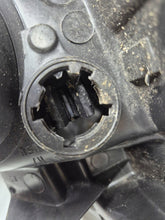 Laden Sie das Bild in den Galerie-Viewer, Frontscheinwerfer Renault Clio III 899034460057 Links Scheinwerfer Headlight SCH3640564471ry