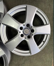 Load image into Gallery viewer, 1x Alufelge 17 Zoll 7.0&quot; 5x112 48 5ET A2054015500 Mercedes-Benz W205 A205