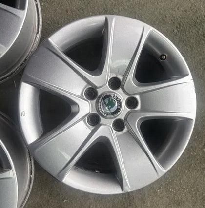 1x Alufelge 16 Zoll 6.5" 5x112 50ET 1Z0601025T Skoda Octavia Rim Wheel
