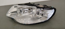 Load image into Gallery viewer, Frontscheinwerfer VW Touareg 7L6941031C Xenon Links Scheinwerfer Headlight SCH5360737397bi