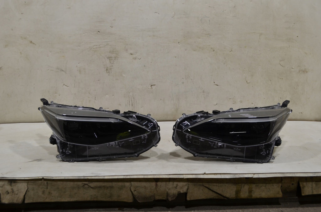 Frontscheinwerfer Toyota Yaris Cross OD-312 Ein Satz Scheinwerfer Headlight SCH6822342087ae