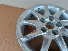 Laden Sie das Bild in den Galerie-Viewer, 1x Alufelge 16 Zoll 6.5&quot; 5x114.3 39ET PZ406-T067E Toyota Auris Rim Wheel