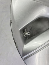 Laden Sie das Bild in den Galerie-Viewer, 1x Alufelge 16 Zoll 6.5&quot; 4x100 44ET Renault Clio IV III Captur Twingo Rim Wheel