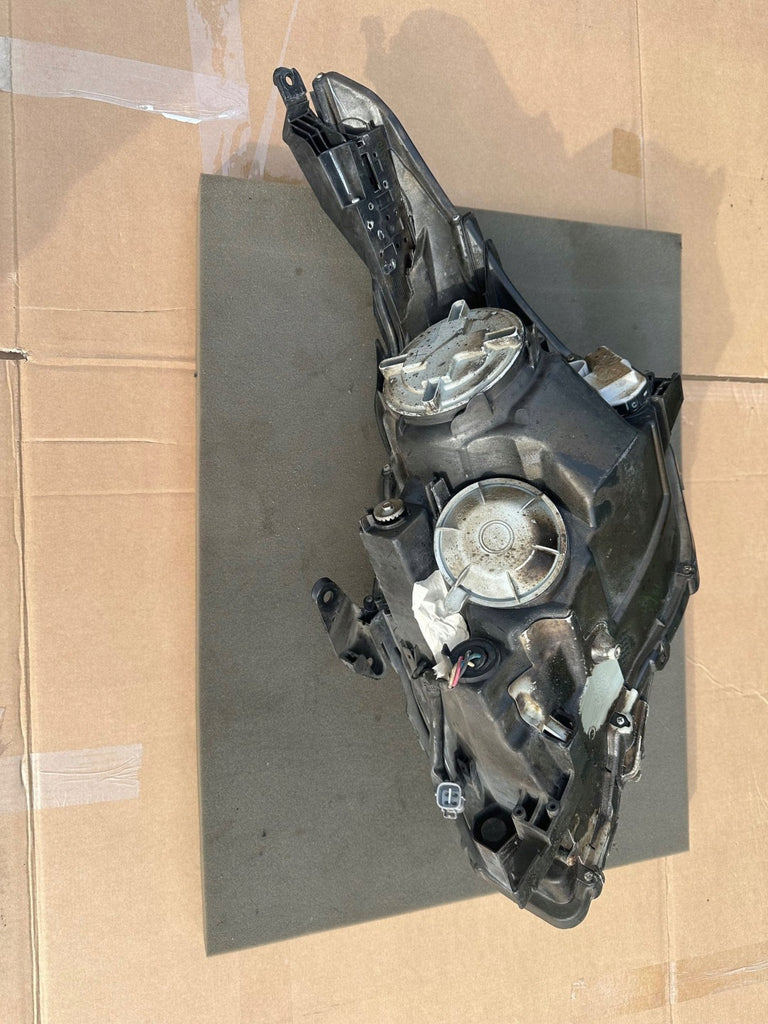 Frontscheinwerfer Toyota Avensis 8112605310 Rechts Scheinwerfer Headlight SCH7371639300es