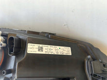 Laden Sie das Bild in den Galerie-Viewer, Frontscheinwerfer Skoda Superb III 3V1941015D Full LED Links Headlight