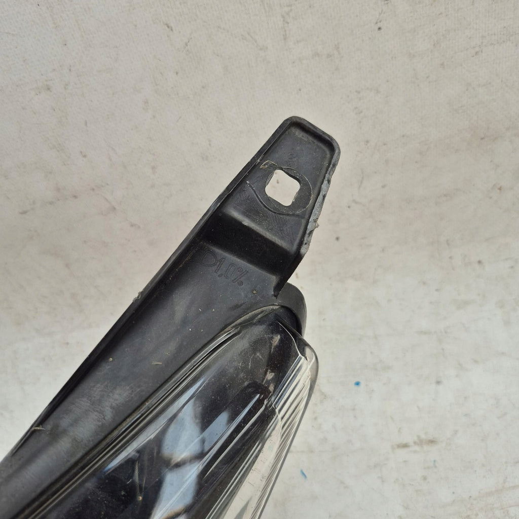 Frontscheinwerfer Ford Fiesta I 8A61-13W030-AJ Ein Stück (Rechts oder Links) SCH9759873910ob