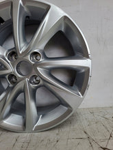 Laden Sie das Bild in den Galerie-Viewer, 1x Alufelge 16 Zoll 6.5&quot; 4x108 38ET Glanz Silber 9832277280 Opel Corsa F