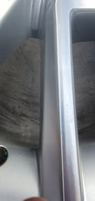 Load image into Gallery viewer, 1x Alufelge 18 Zoll 7.0" 5x112 45ET Glanz Silber 57A601025D Skoda Karoq FEL9823715176kd