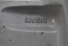 Laden Sie das Bild in den Galerie-Viewer, 1x Alufelge 15 Zoll 6.0&quot; 5x110 43ET Glanz Silber 13157781 Opel Zafira Meriva A