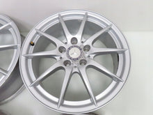 Laden Sie das Bild in den Galerie-Viewer, 4x Alufelge 17 Zoll 6.5" 5x112 49ET Silber A2464010102 Mercedes-Benz W246 FEL4631597142oa