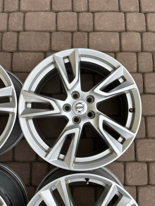 4x Alufelge 18 Zoll 7.5" 5x108 50 5ET Glanz Silber 31362866 Volvo Xc60 I FEL3476981968po