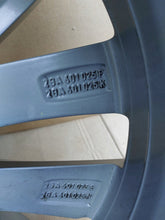 Load image into Gallery viewer, 1x Alufelge 17 Zoll 7.0" 5x112 45ET Glanz Silber 2GA601025P Mg T-Roc Rim Wheel FEL9985909100jh