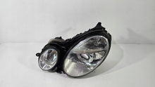 Laden Sie das Bild in den Galerie-Viewer, Frontscheinwerfer Mercedes-Benz W211 124465732 Links Scheinwerfer Headlight SCH6372782265hu