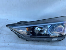 Laden Sie das Bild in den Galerie-Viewer, Frontscheinwerfer Hyundai Tucson 92101-D7500 Ein Stück (Rechts oder Links)