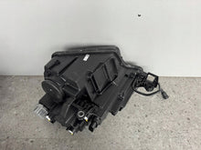 Laden Sie das Bild in den Galerie-Viewer, Frontscheinwerfer Skoda Karoq 57B941010 Rechts Scheinwerfer Headlight SCH8304027643he