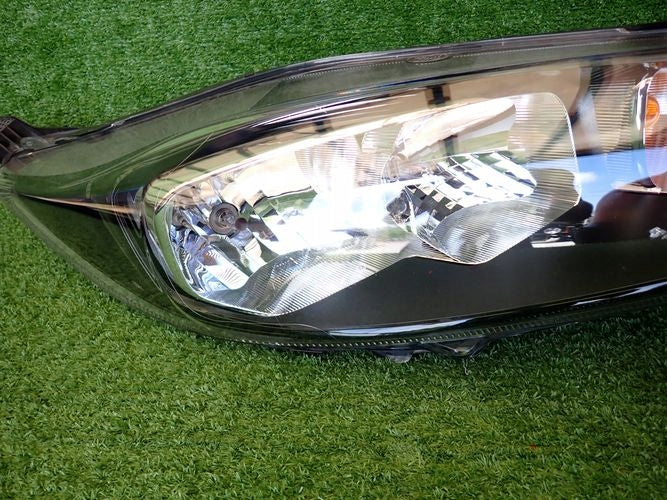 Frontscheinwerfer Ford Fiesta VII C1BB-13W029-AE Rechts Scheinwerfer Headlight SCH9208074027zy