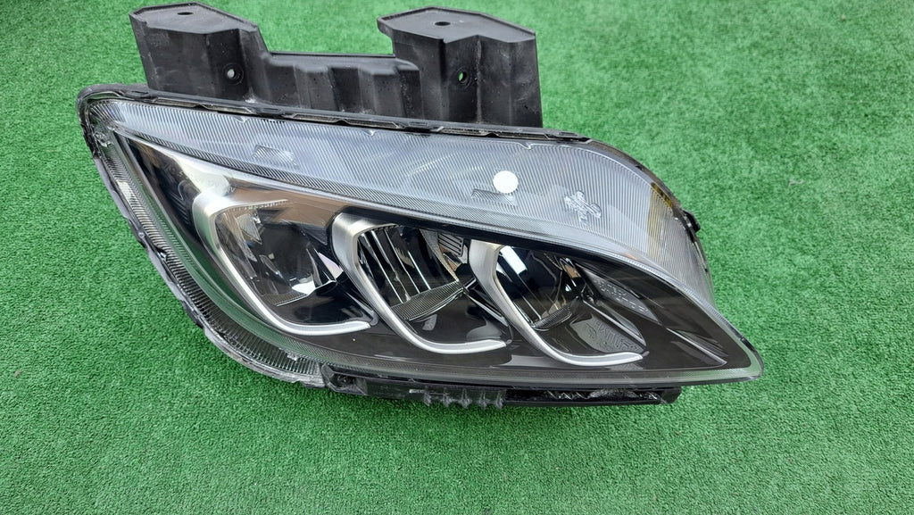 Frontscheinwerfer Hyundai Kona 92102J9600 Rechts Scheinwerfer Headlight