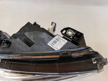 Laden Sie das Bild in den Galerie-Viewer, Frontscheinwerfer Mercedes-Benz Cla Amg A1779069400 Bi-Xenon Rechts Headlight SCH3335499288di