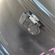 Load image into Gallery viewer, 1x Alufelge 20 Zoll 8.5" 5x120 47ET Silber HY321007EA Land Rover I Discovery V FEL5553944099vh
