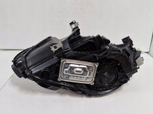 Laden Sie das Bild in den Galerie-Viewer, Frontscheinwerfer Mercedes-Benz Cla A1749062602 LED Rechts Headlight SCH2731081333jn