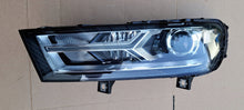 Load image into Gallery viewer, Frontscheinwerfer Audi Q7 4M0941005 Xenon Links Scheinwerfer Headlight