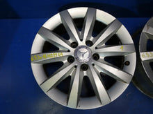 Laden Sie das Bild in den Galerie-Viewer, 1x Alufelge 16 Zoll 6.5&quot; 5x112 Kia W176 W246 Rim Wheel