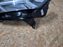 Laden Sie das Bild in den Galerie-Viewer, Frontscheinwerfer Dacia Sandero III 260607161R Full LED Links Headlight