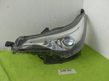 Laden Sie das Bild in den Galerie-Viewer, Frontscheinwerfer Toyota Avensis Links Scheinwerfer Headlight SCH9639989232si