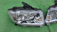 Laden Sie das Bild in den Galerie-Viewer, Frontscheinwerfer Jeep Grand Cherokee 55079408AJ 55079409AJ Ein Satz Headlight SCH2333502000jj