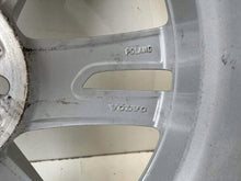 Load image into Gallery viewer, 1x Alufelge 18 Zoll 7.5&quot; 5x108 50,5ET Glanz Silber 31362866 Volvo Xc60 Rim Wheel