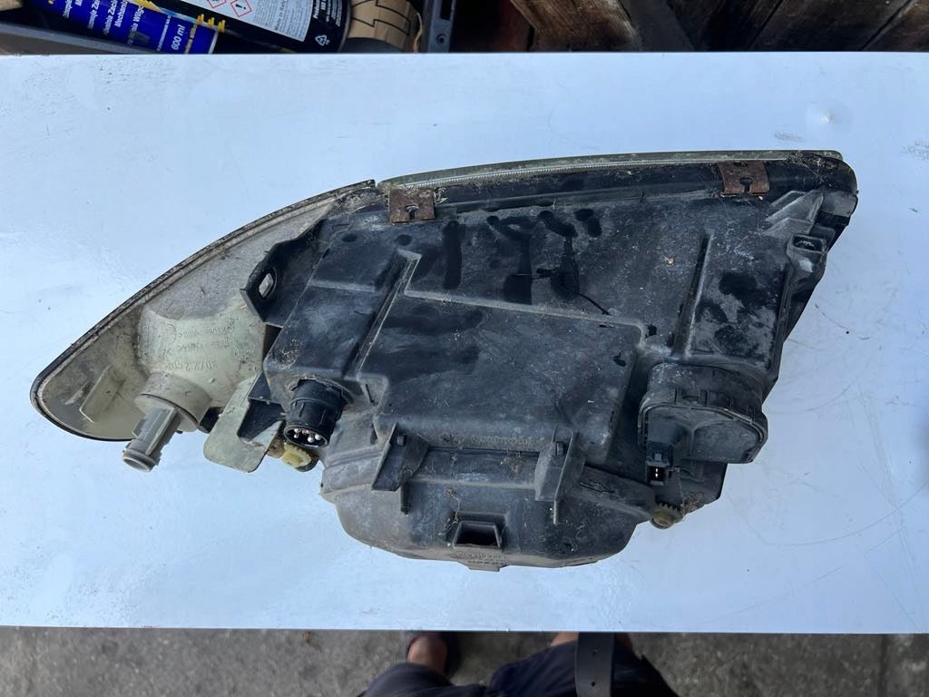 Frontscheinwerfer Audi A4 B5 Ein Stück (Rechts oder Links) Headlight