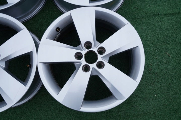 4x Alufelge 16 Zoll 6.0" 5x100 35ET Glanz Silber 657601025J Skoda Scala Kamiq FEL6000330562vg