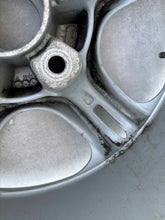 Laden Sie das Bild in den Galerie-Viewer, 1x Alufelge 16 Zoll 7.0&quot; 5x130 40ET 99636211400 Porsche Boxster Rim Wheel