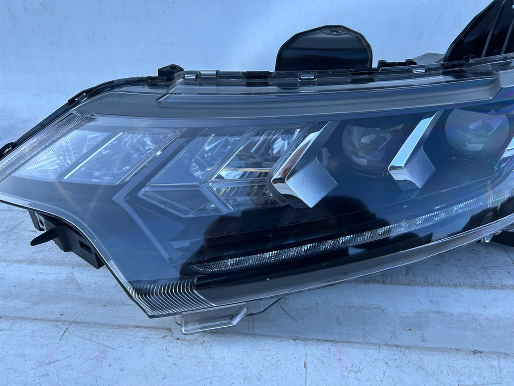 Frontscheinwerfer Mitsubishi Outlander III 8301D3-31 LED Links Headlight