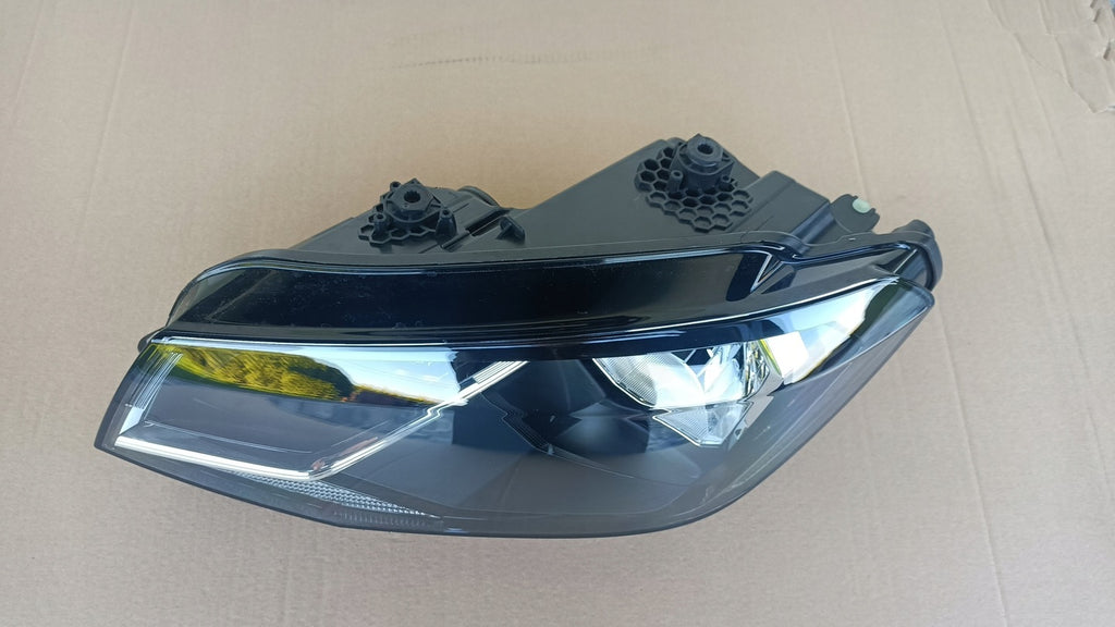 Frontscheinwerfer VW Caddy III 2K2941015B Halogen Ein Stück (Rechts oder Links)